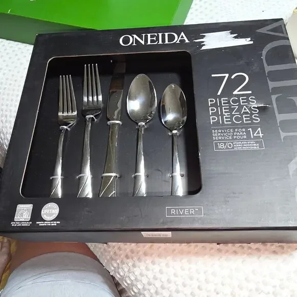ONEIDA LENOX 72 PC RIVER 18/0 STAINLESS FLATWARE SET