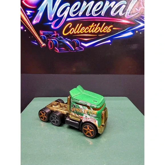 Hot Wheels Demolition Derby Green Gold Semi Truck BDW58 2013 Mattel Diecast
