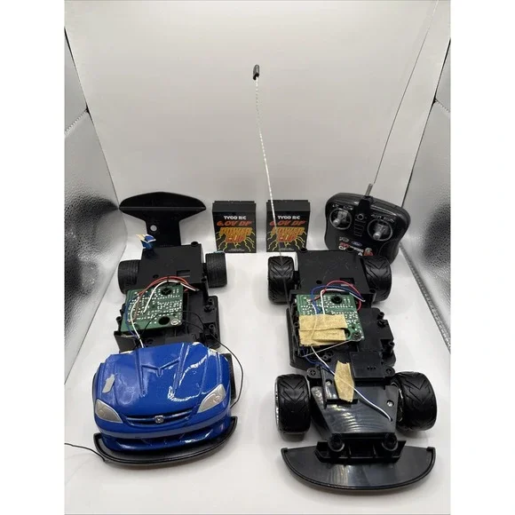 Tyco RC Car Lot 2 49mhz Bodies. Remote. 2‎ Tyco 6.0V DP Mattel Parts FOR PARTS