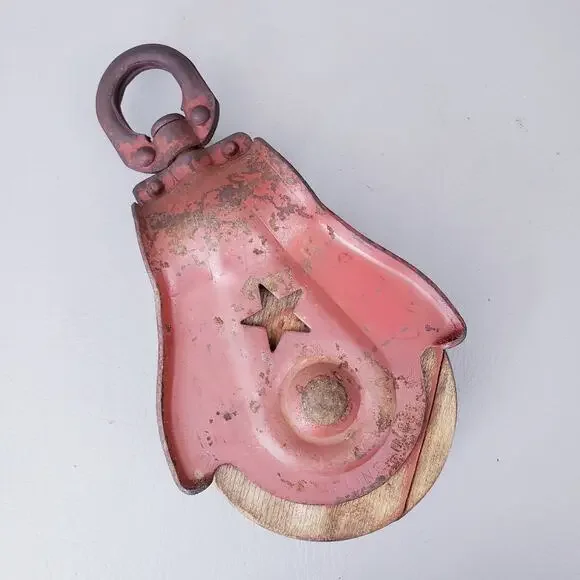 Vintage Antique Cast Iron Wood Hay Barn Rope Pulley Starline
