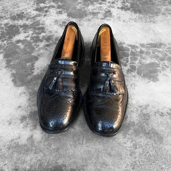 Vintage 90's Nunn Bush Shiny black leather wing tip tassel loafers dress shoes 9