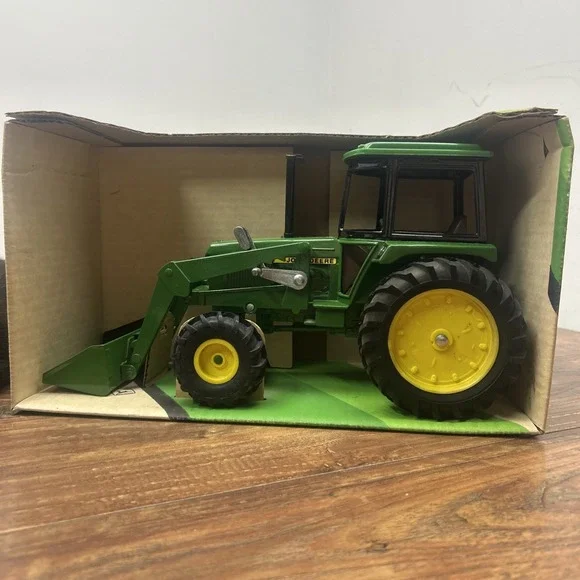 New Ertl‎ John Deere 2550 Utility MFD W/End Loader Tractor #503 Die-Cast 1/16