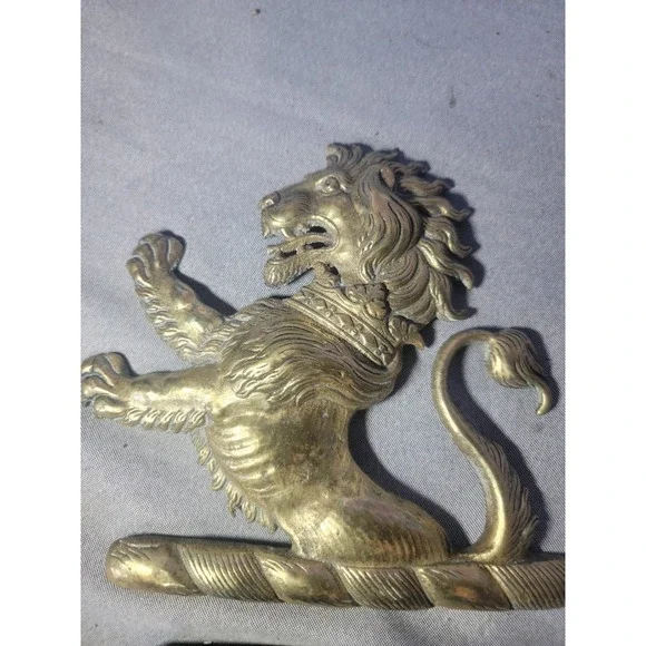Vintage Cast Brass Heraldic Lion Rampant Decorative Mount Wall Furniture