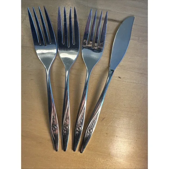 Oneidacraft Deluxe Lasting Rose‎ Stainless Salad 3 Forks Flatware 1 Butter Knife