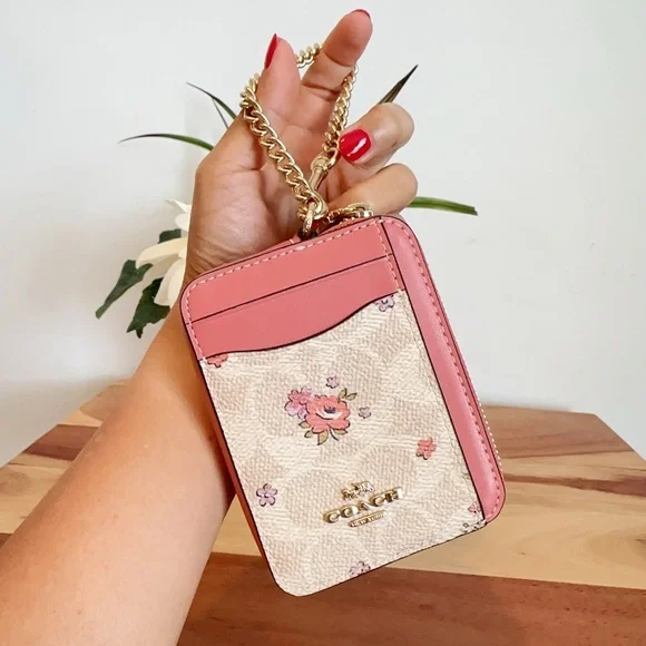 NWT Coach Zip‎ Card Case In Signature Canvas With Floral Print