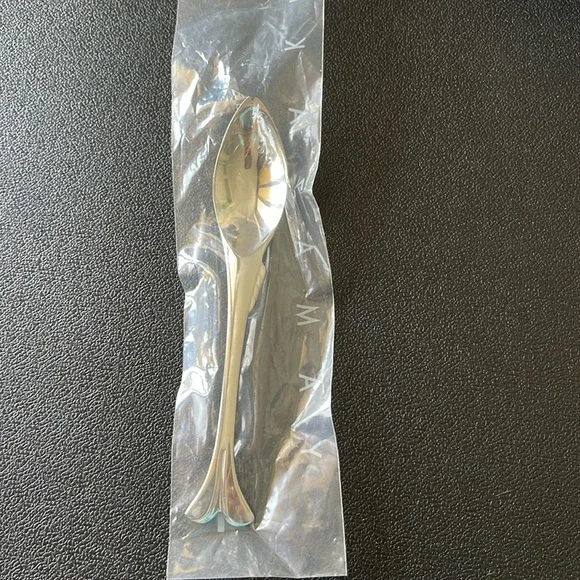 Yamazaki gone fishing Demi spoon 5 1/2 inches brand new in wrapper