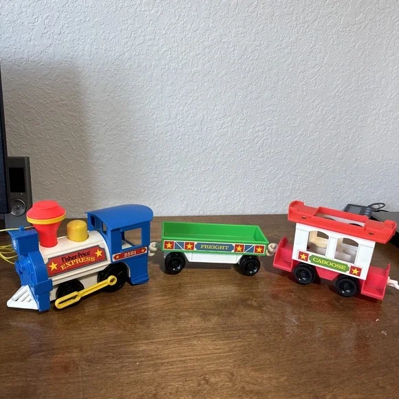 Vintage Fisher Price 3 Pc Express Train 2581 Engine Freight Car Caboose VCG '86