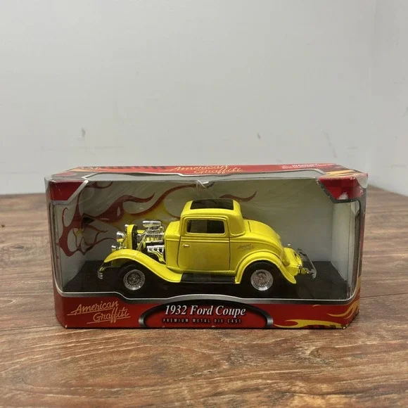 MotorMax 1:24 Scale American Graffiti John Milner's‎ 1932 Ford Deuce Coupe - NEW