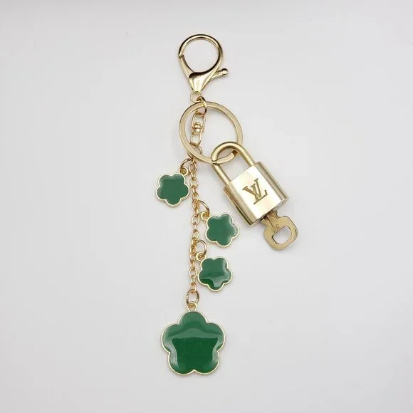 Authentic LV Louis Vuitton Gold Lock & Key 🔑 Unbranded Keychain Charm