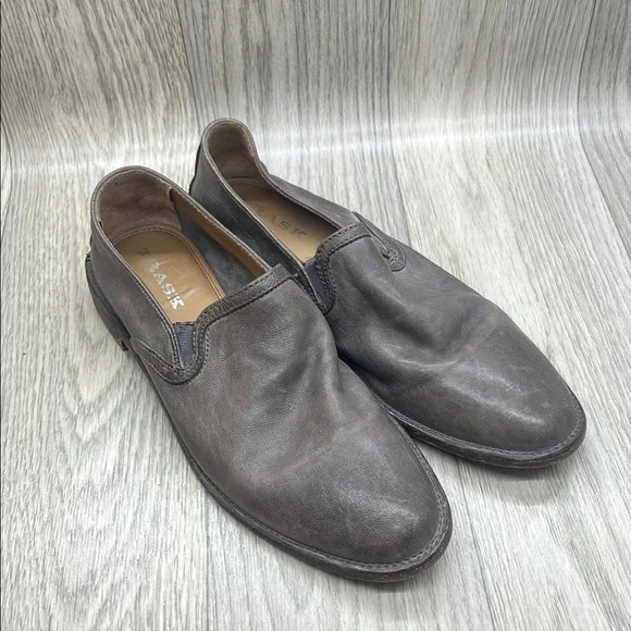 Trask Leather Loafers Slip-Ons