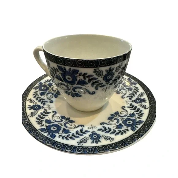 HUTSCHENREUTHER Arzberg-Bavaria Blue & White Cup &‎ Saucer Germany Vintage
