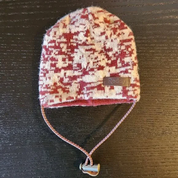 Reddy Dog Cat Adjustable Beanie Hat Gray Maroon Camo Large XS/S 9-13