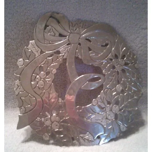 Vintage Christmas Themed Silverplate Trivet‎ Tray Aluminum