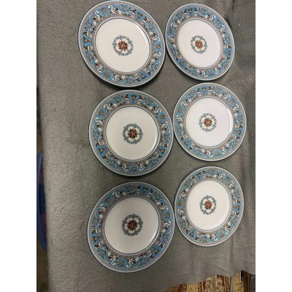 VINTAGE Wedgwood Florentine Turquoise Fruit Center 8‎ Inch Salad Plate LOT OF 6