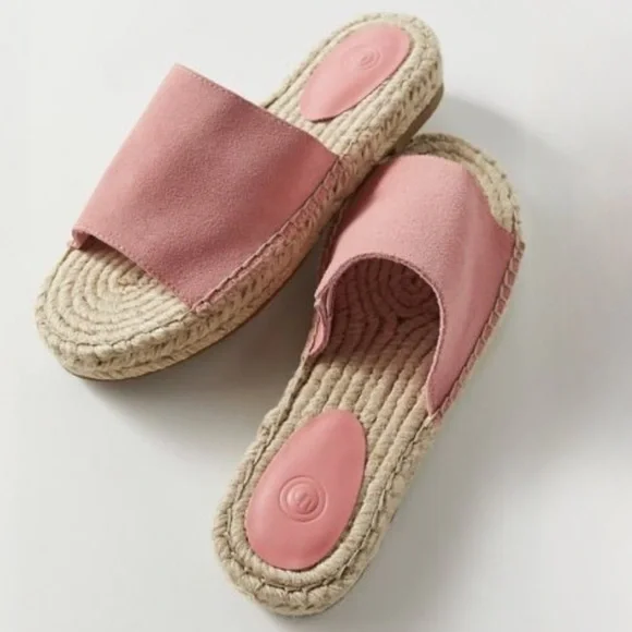 NIB Urban Outfitters Mimi Suede Espadrille Slide Sandals in Pink