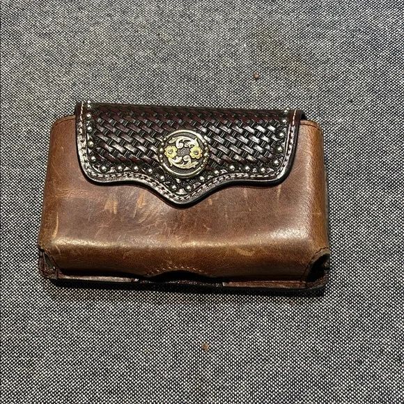 Angel Ranch Brown Smartphone Holder