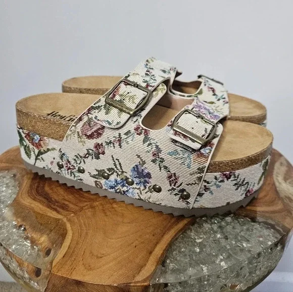 New! Corkys Sand Brocade Floral Platform Flatform Sandals