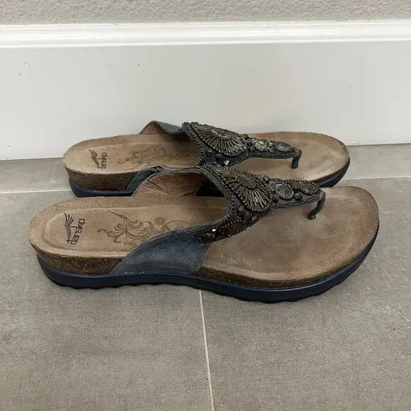 Dansko Pamela Womens Size 40 Jeweled Thong Comfort Outdoor Sandals Shoes