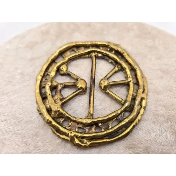 Vtg. Handcrafted Round Brass Belt Buckle Sash Scarf Slide 3