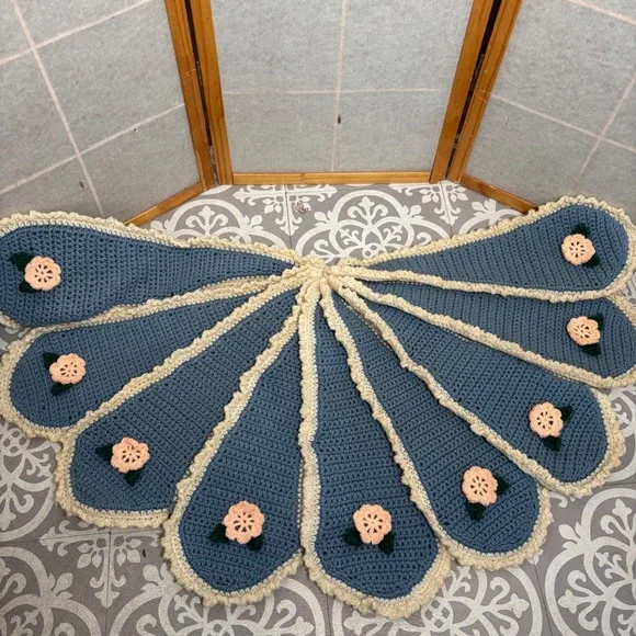 Handmade Crochet Peacock Tail Feather Wall Hanging Decor Blue‎ Cream Floral