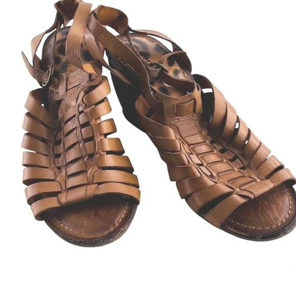 BareTraps Womens Size 8M Brown Leather Strappy Sandals With‎ Heels