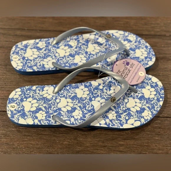 Animal Dog print Flip Flop Sandals Animal Rescue Size 9, NWT‎