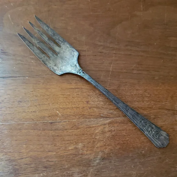 1938 Wm A Rogers A1 Plus Oneida LTD Silverplate Serving Fork 6 Inch