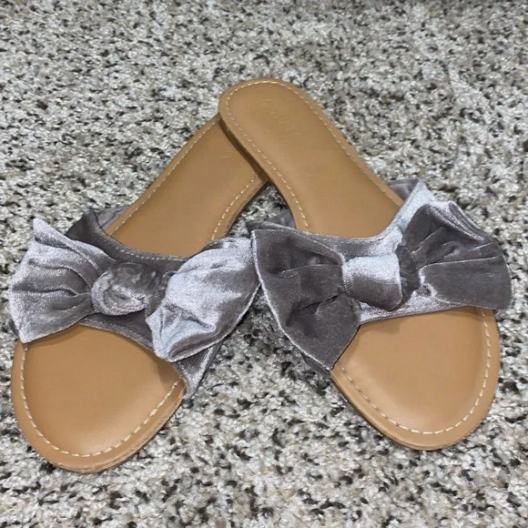 🛍️Adorable purple bow sandals!