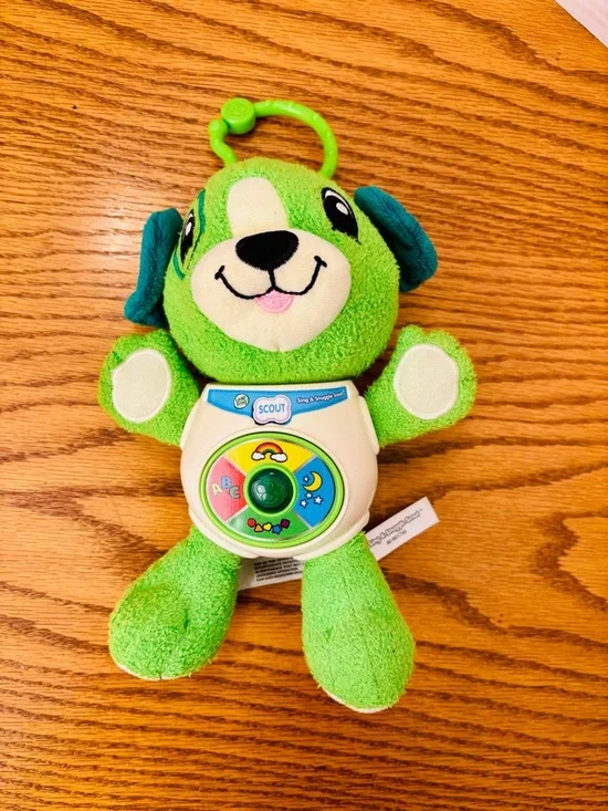 Leaf Frog Sing and Snuggle Scout the Puppy interactive toy