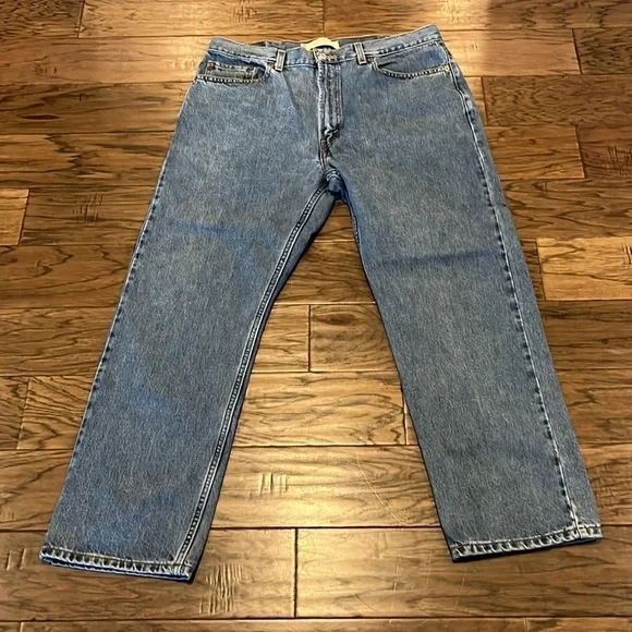 Vintage Levi’s 505 Regular Fit Size 38 x 30