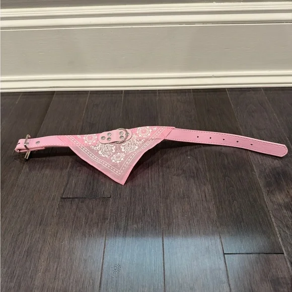 NWOT Female Dog Pet Stylish Pink Bandana Dog Collar for Medium to Large Dog