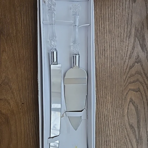 Silver Cake Knife and Server Set with Clear Handles