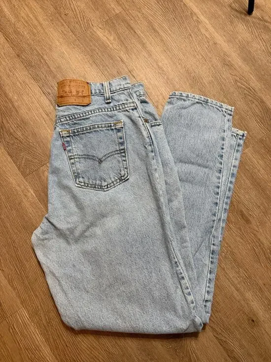 Vintage Levi's 551 Light Wash Denim Jeans Made In USA Size 30x30 Red Tab