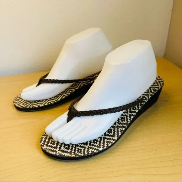 Flo Jos Woven Brown‎ Flip Flop Wedges Size 9