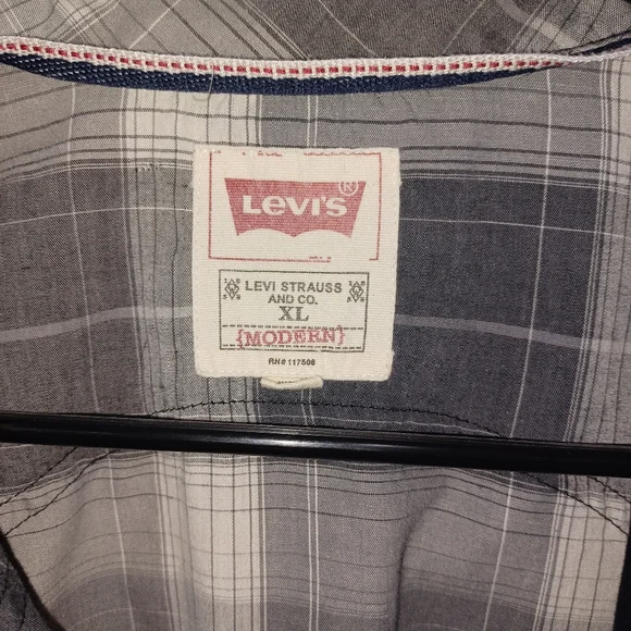 LEVIS‎ PEARL SNAP BUTTON SHIRT