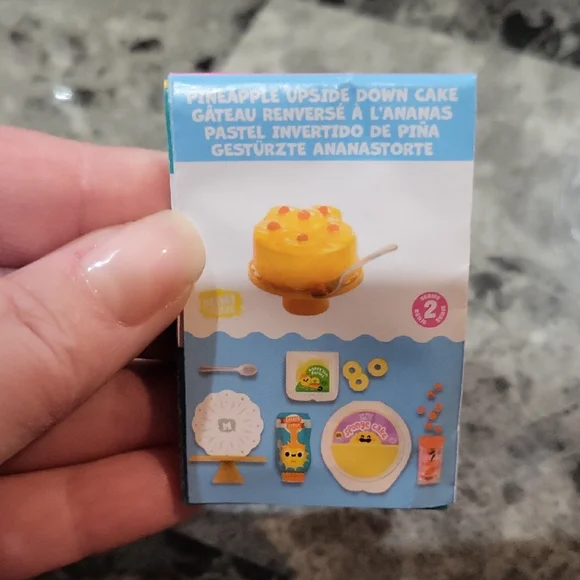 Miniverse Make It Mini Food Pineapple Upside Down Cake