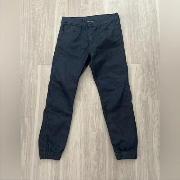 Levi’s dark wash Jogger Jeans Men’s 32x32 Tapered Elastic Hem Stretch Denim