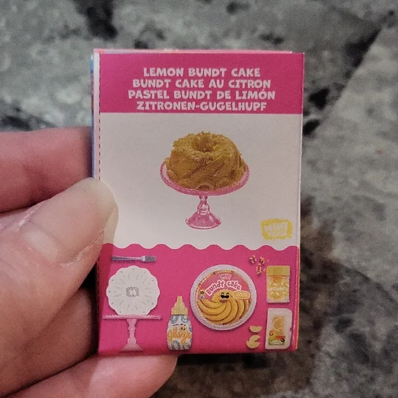 Miniverse Make It Mini Food Lemon Bundt Cake