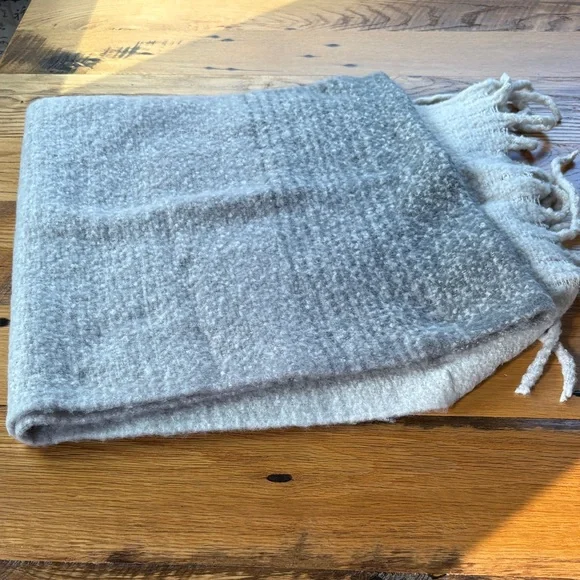 Cozy Gray/Cream Scarf - OS