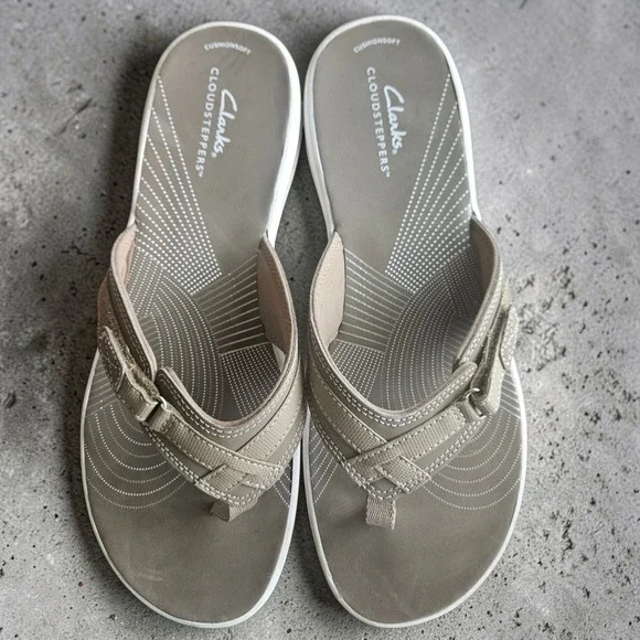 Clarks Breeze Sea Flip Flops Womens 11 Beige Cloudsteppers Comfort‎ Sandels