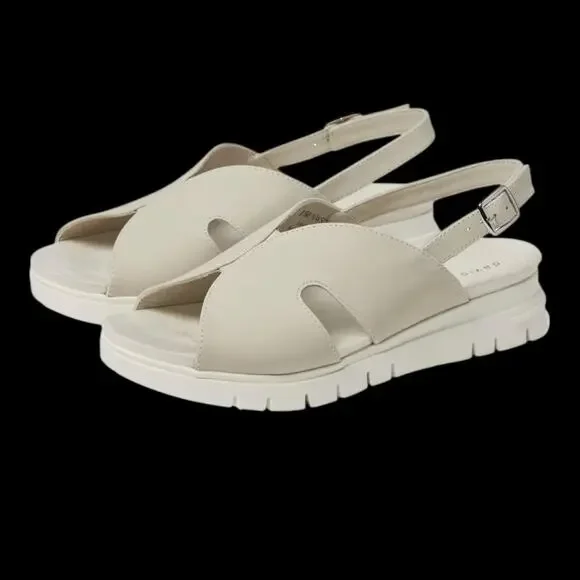 David Tate Madona Women Beige sandals adjustable slingback SZ/ 7 Wide