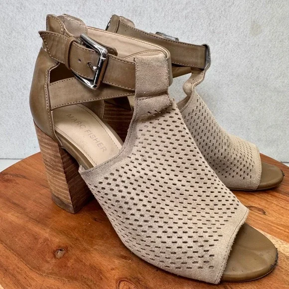 Marc Fisher‎ Block Heel Sandals Ankle Strap Peep Toe Beige Leather 7 Casual