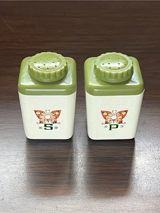 Vintage 70s Plastic Butterfly Green and White Salt and Pepper Shakers