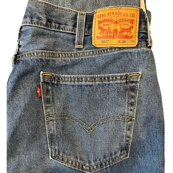 Levi's 550 Relaxed Fit Tapered Leg Jeans 38x30 Men's Blue Medium Wash Denim