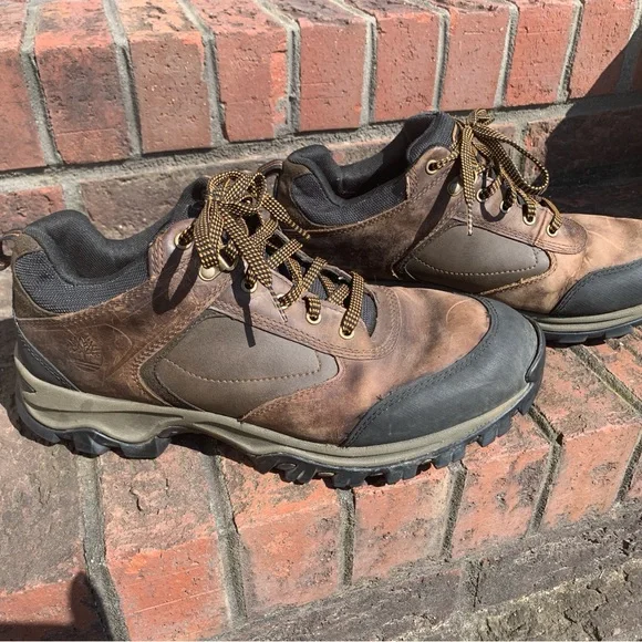 Men’s Waterproof Hiking Trail Boots Rugged Outdoor Sz 11.5 Leather Earthy