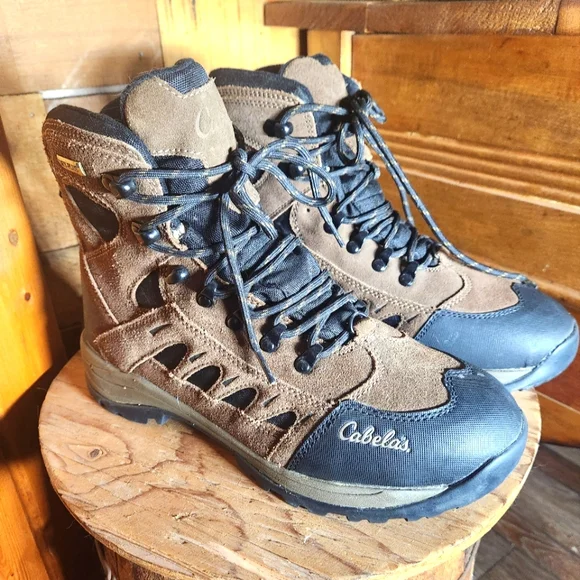 CABELAS DRY PLUS WATERPROOF BOOTS- MEN'S SIZE 9.5