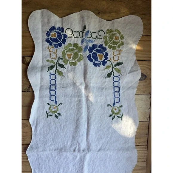 VINTAGE LINEN DRESSER DOILY TABLE RUNNER CROSS STITCH EMBROIDERY FLORAL
