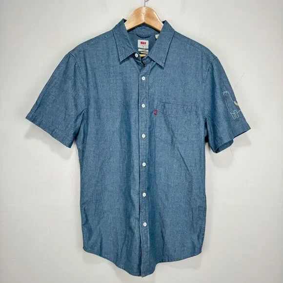 Levi's One Pocket Chambray Button Shirt Men Medium‎ Blue Llama Where I'm From