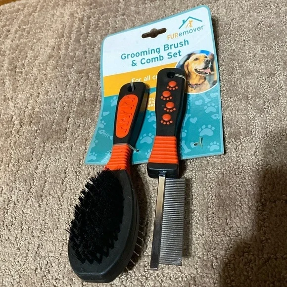 3/$20  Grooming Brush & Comb Set