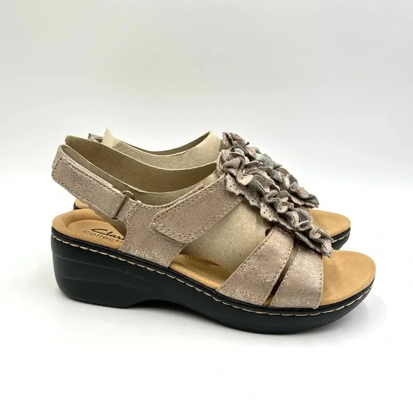 Clarks Size 6.5 Metallic Taupe Bronze‎ Floral T-Strap Wedge Sandals Shoes